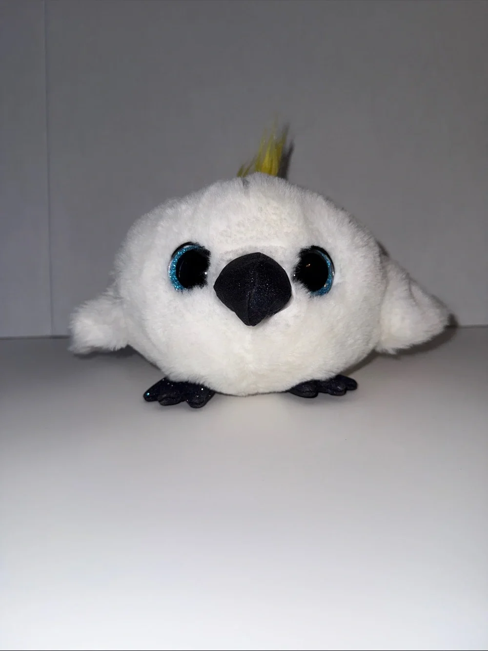 Zuru Pets Alive White Cackatoo Plush Bird Toy with Blue Eyes and Yellow Crest